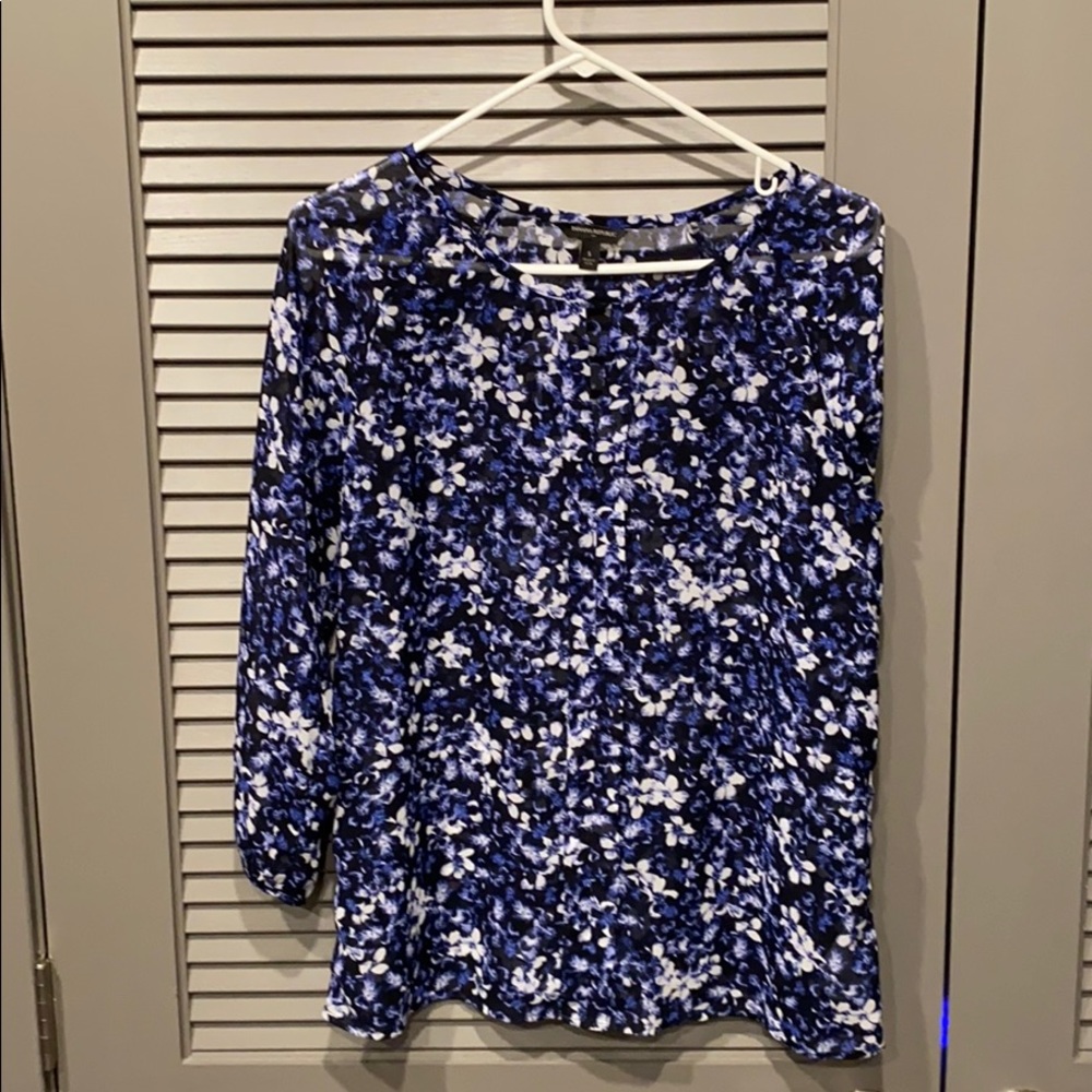 Flattering blouse, perfect for work / any occasion